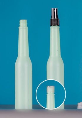 Botella de dispensación grande vacía del HDPE de 0,7 litros con la bomba